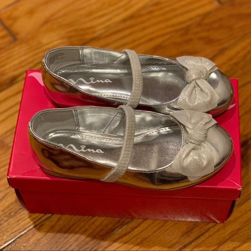 NINA Girls Silver Mirror Slip on Shoes Size 10.5